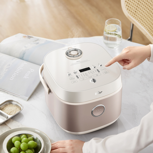 Bear рисоварка с портативной ручкой