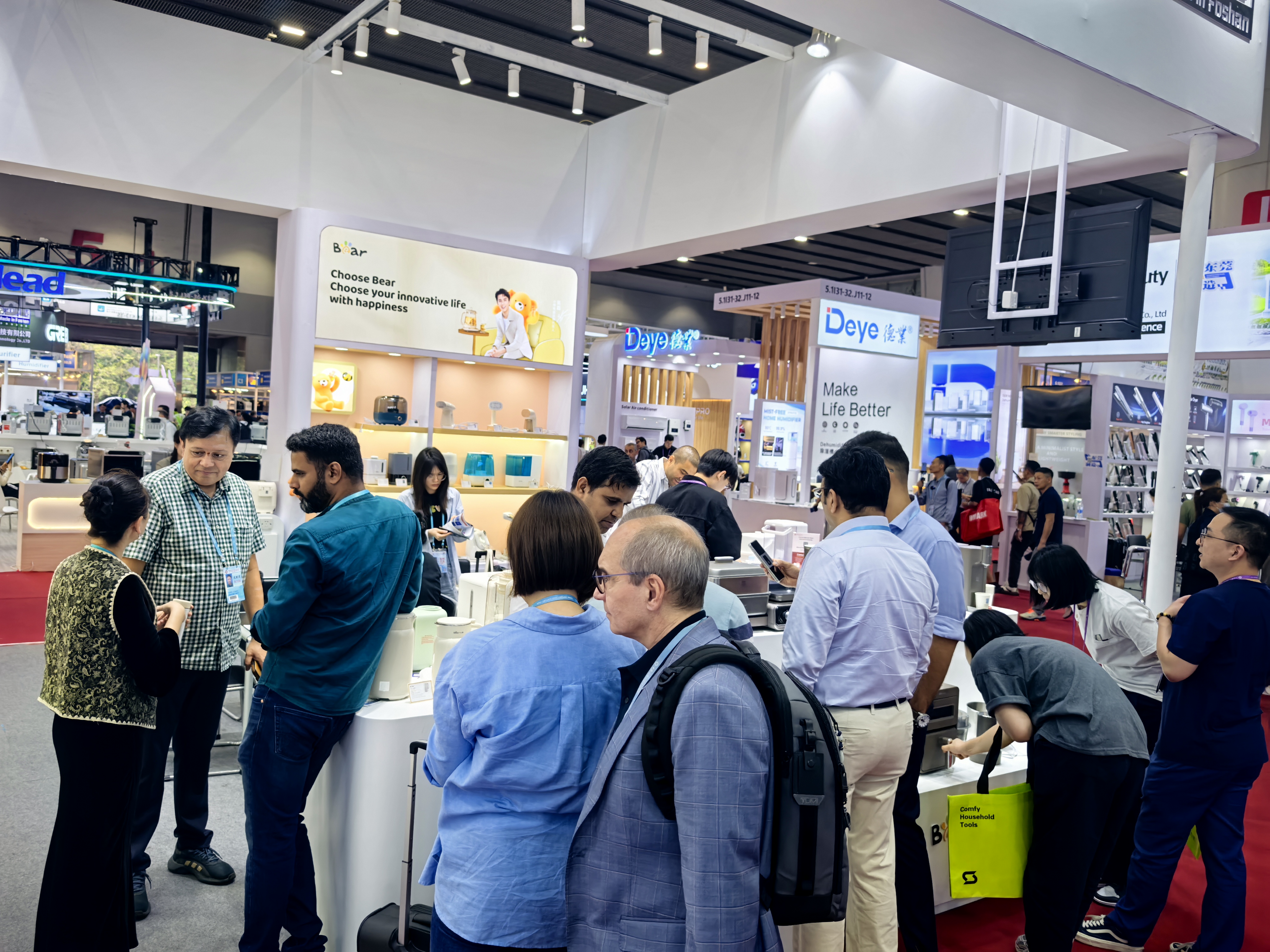 Bear Кантонская ярмарка 2025