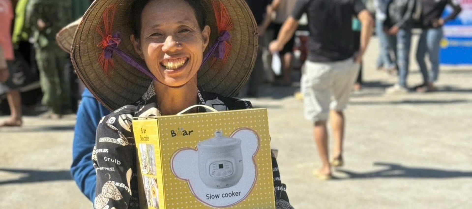 BEAR, китайский бренд бытовой техники, жертвует расходные материалы для поддержки восстановления после тайфуна во Вьетнаме